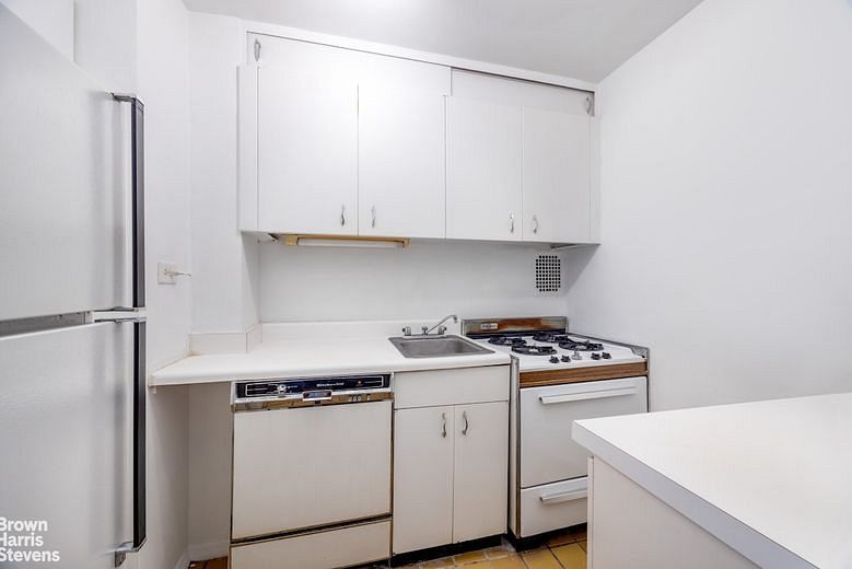 240 East 35th Street #6D