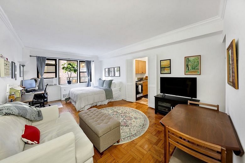 240 East 46th Street #7B