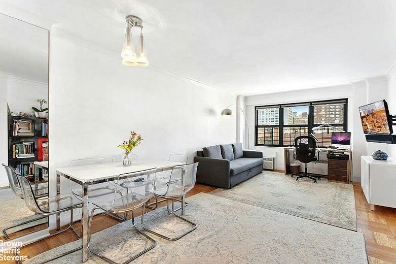 240 East 76th Street #6S