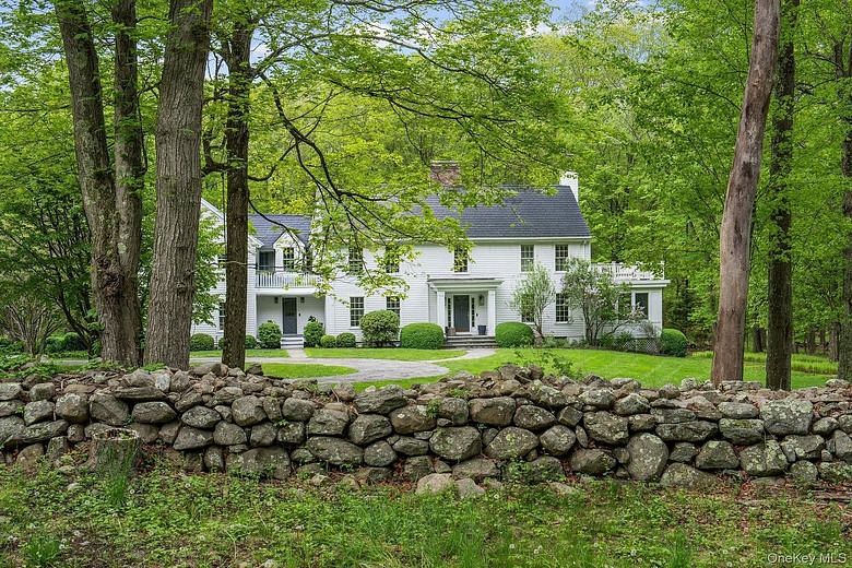 240 Eastwoods Road