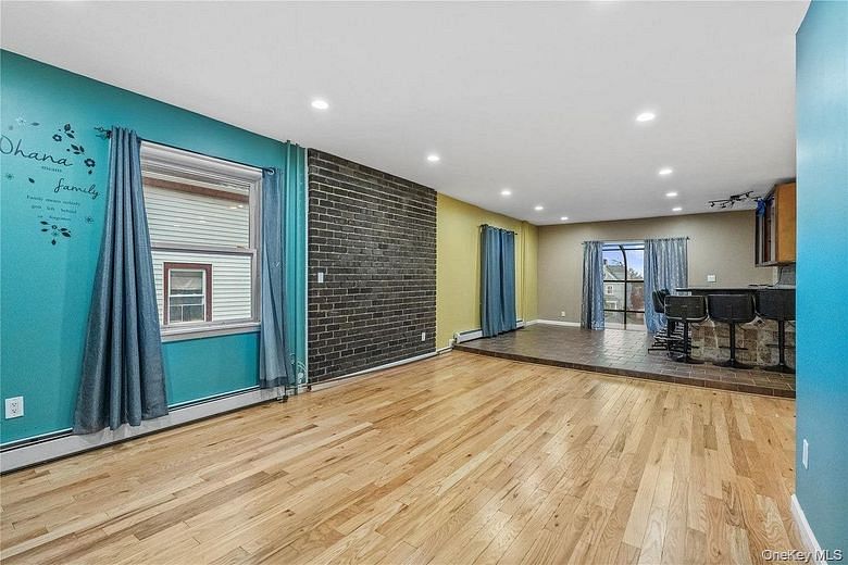240 N Fulton Avenue