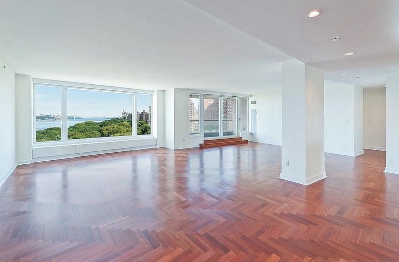 240 Riverside Boulevard #10AT