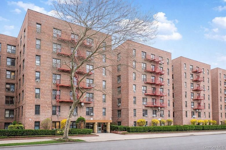 2400 E 3rd Street #607