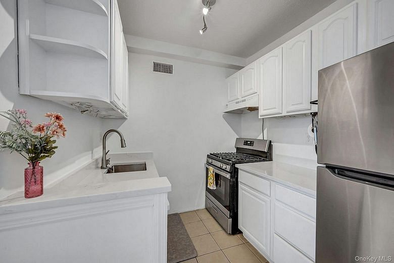2400 Johnson Avenue #4G