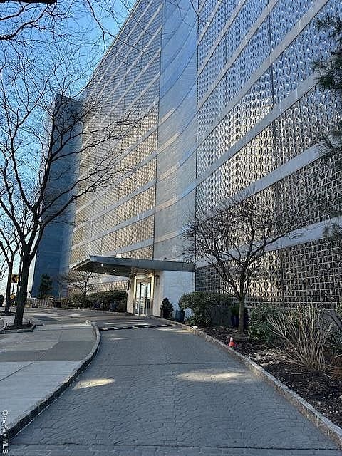 2400 Johnson Avenue #4H