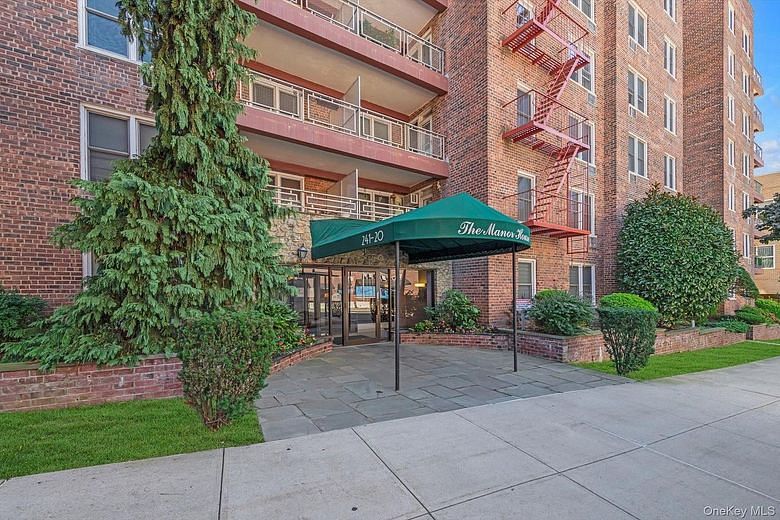 241-20 Northern Blvd #6K
