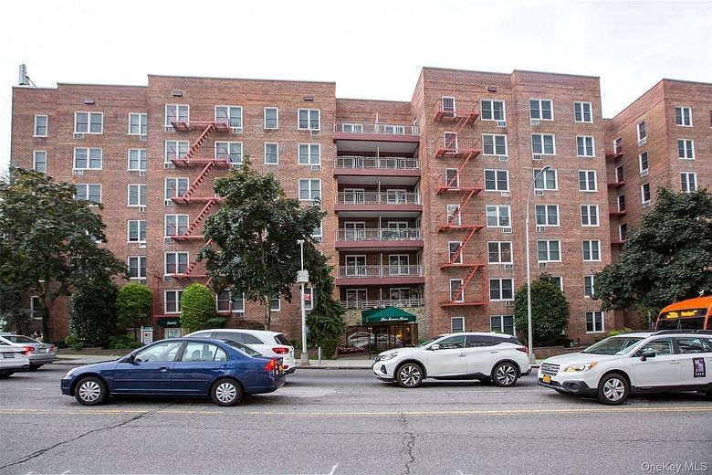 241-20 Northern Boulevard #5E