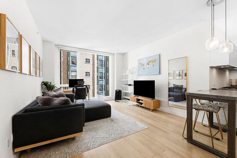 241 Fifth Avenue #8C