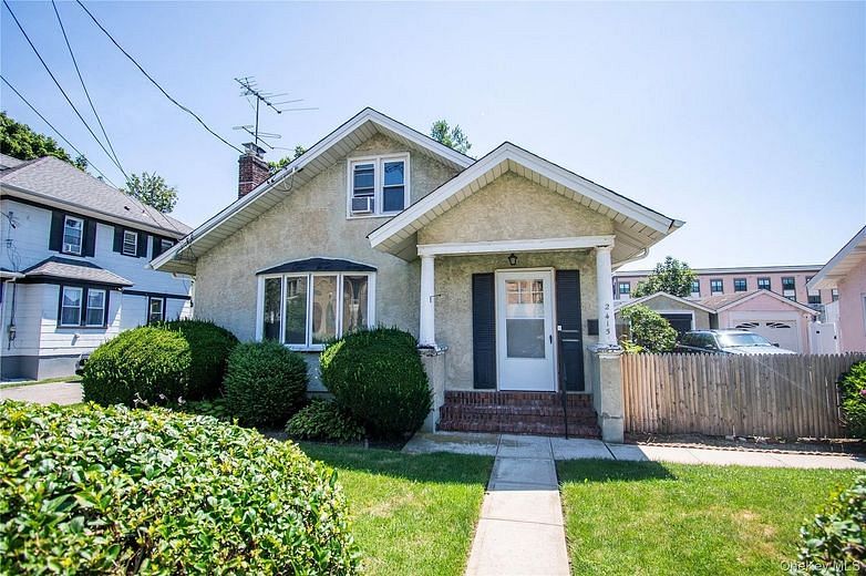 2415 Gale Avenue