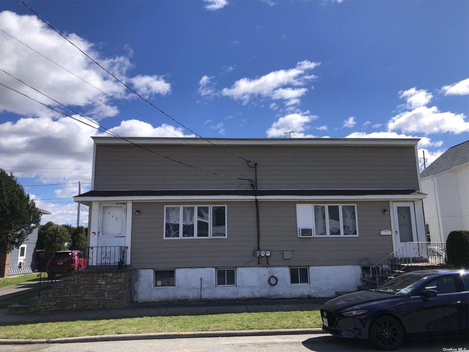 Image 1 of 13 for 242-240 Mineola Avenue in Long Island, Carle Place, NY, 11514