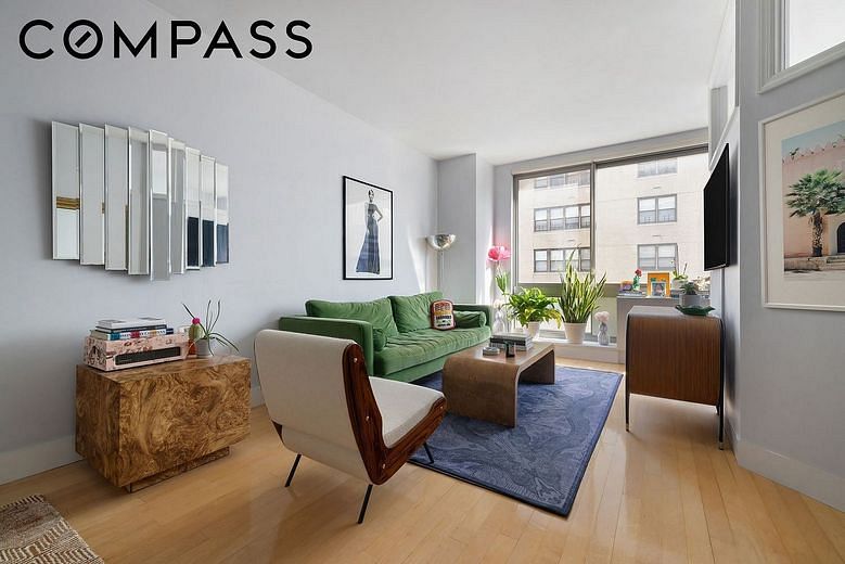 242 East 25th Street #9E