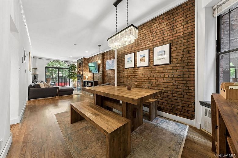 243 E 77th Street #2A