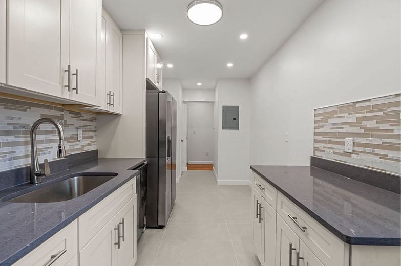 243 Mcdonald Avenue #4B