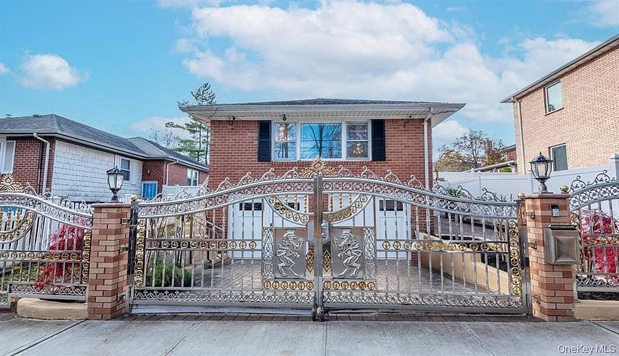 244-19 Grand Central Parkway