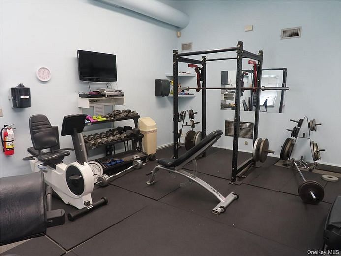 2449 (B) A Union Boulevard #16A