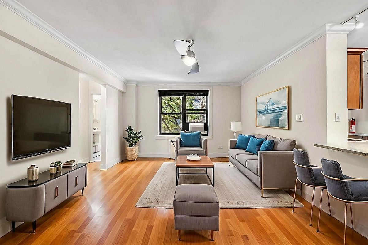 Image 1 of 13 for 245 Bennett Avenue #5A in Manhattan, NEW YORK, NY, 10040