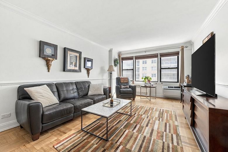 245 East 24th Street #8D