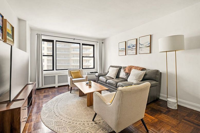 245 East 24th Street #9D