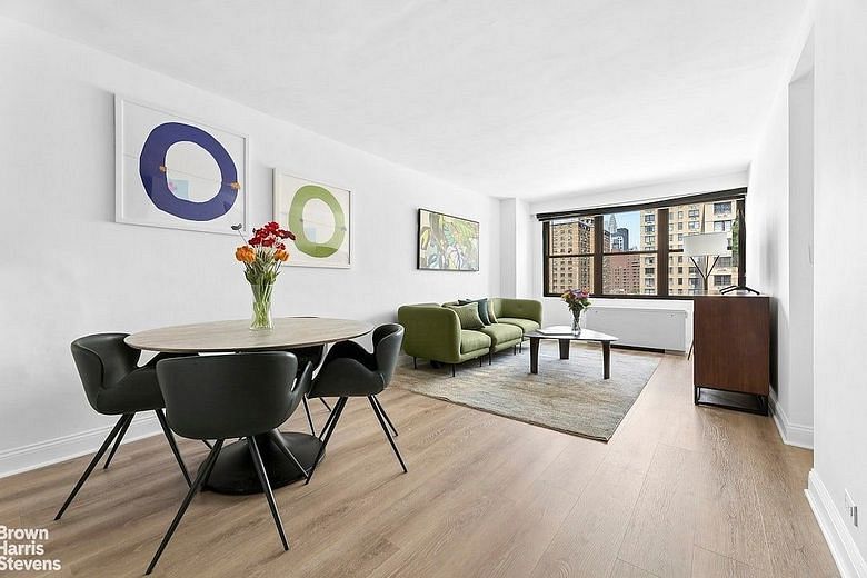 245 East 25th Street #12L