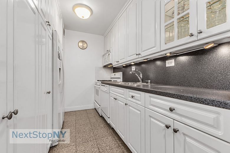 245 East 54th Street #22A