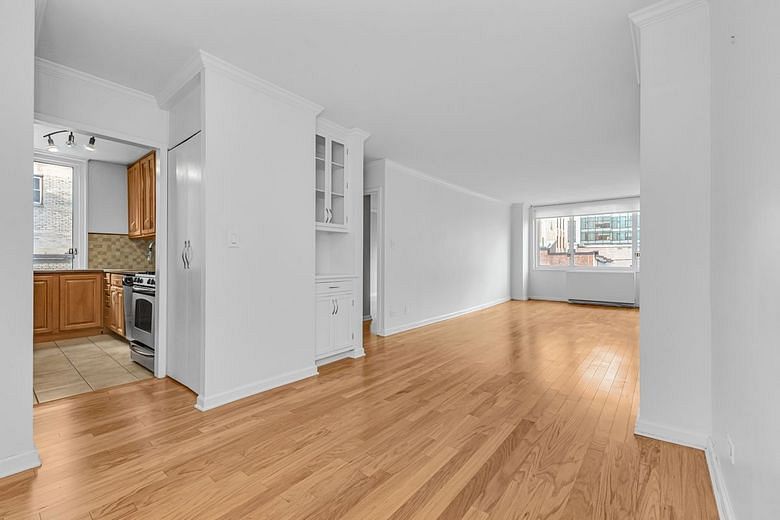 245 East 54th Street #5D