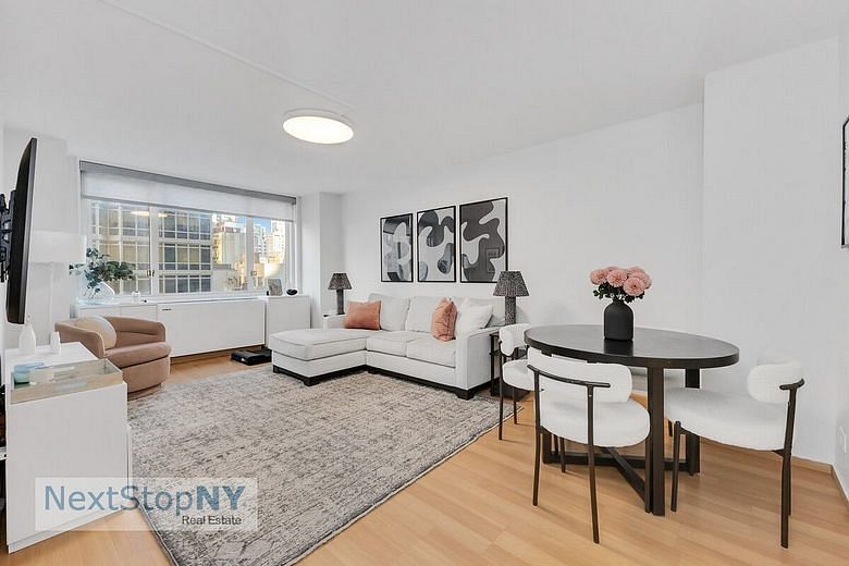 245 East 54th Street #6G