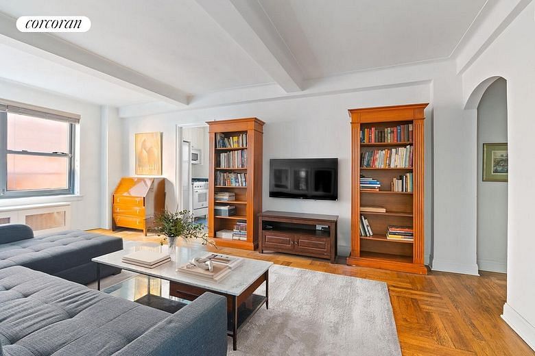245 East 72nd Street #6E