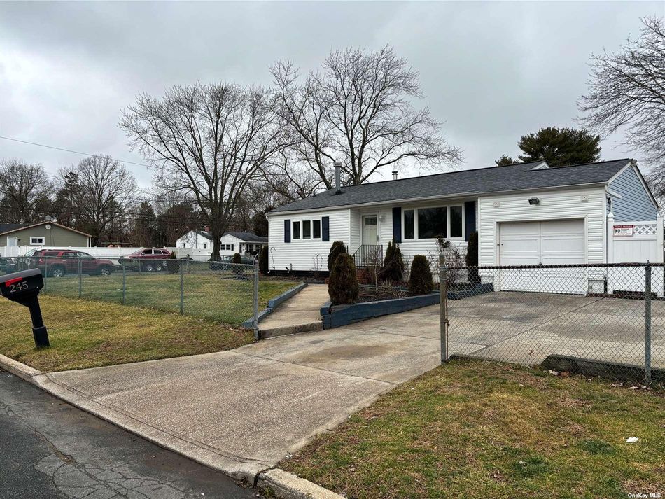 Image 1 of 20 for 245 Hampton Avenue in Long Island, East Patchogue, NY, 11772