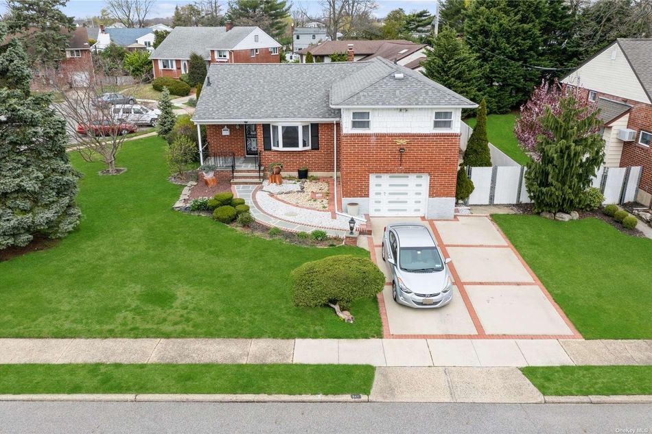 Image 1 of 34 for 245 Normandy Road in Long Island, Massapequa, NY, 11758