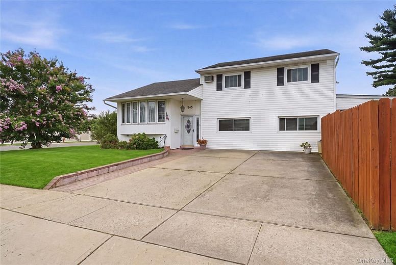 245 Seaford Avenue