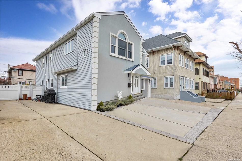 Image 1 of 31 for 245 W Chester Street in Long Island, Long Beach, NY, 11561
