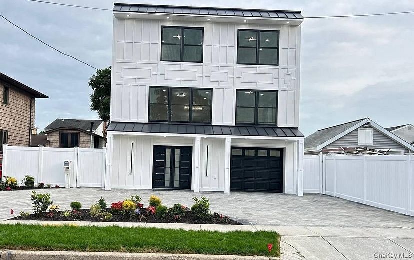 2450 Florin Court Bellmore