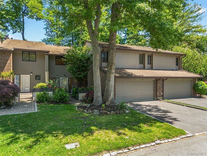 246 Hamlet Drive