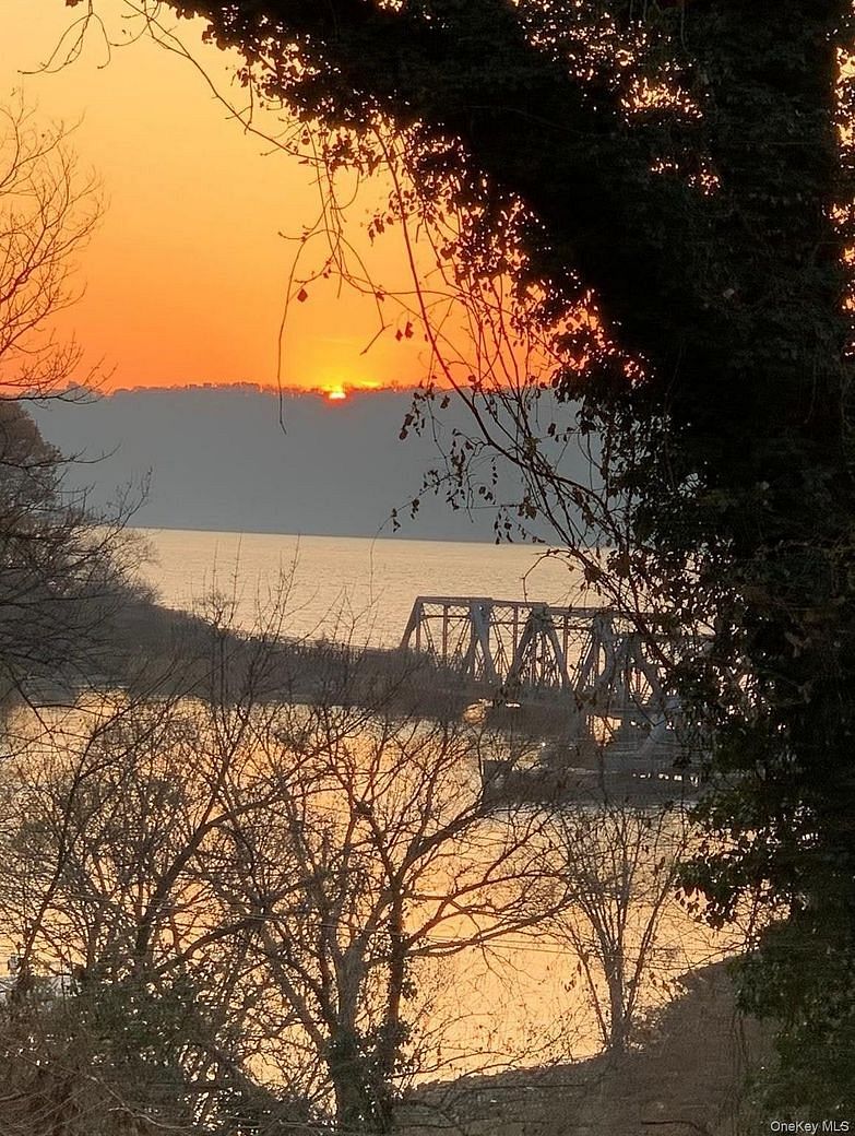 2465 Palisade Avenue #1J