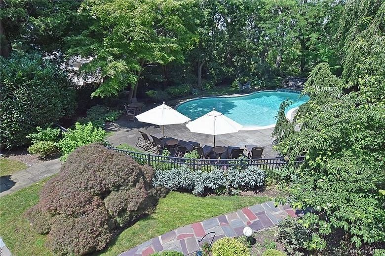 247 Pelhamdale Avenue