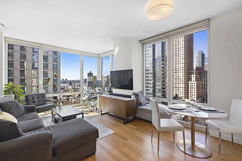 247 West 46th Street #1901
