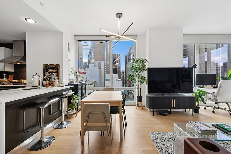 247 West 46th Street #2204