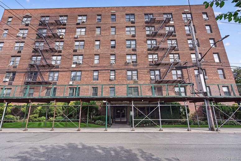 2475 E 11th Street #5K