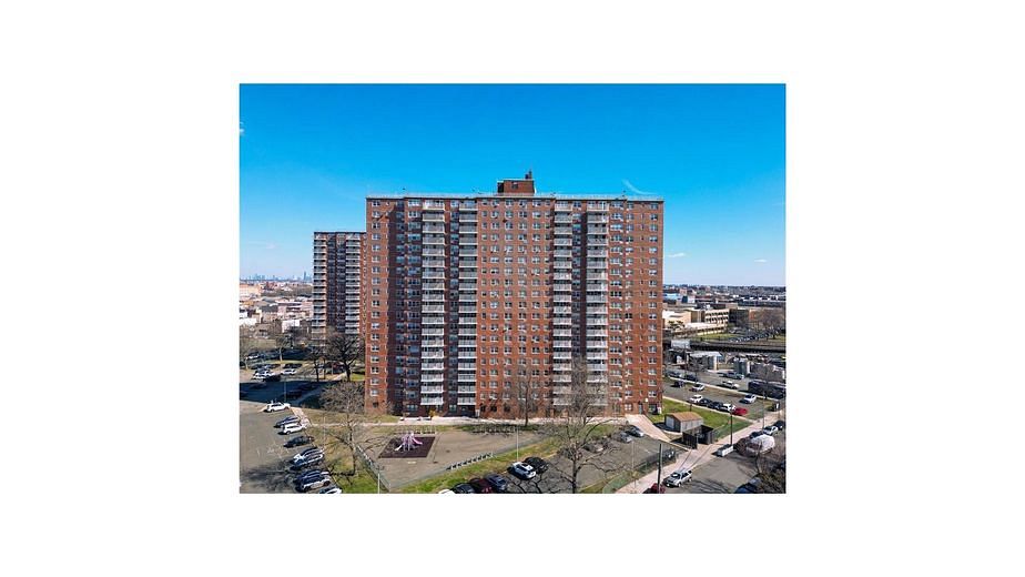 2475 West 16th Street #18G