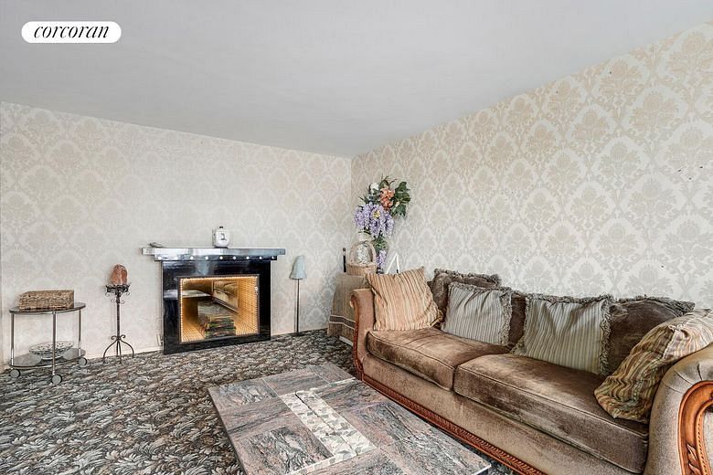 2475 West 16th Street #6J