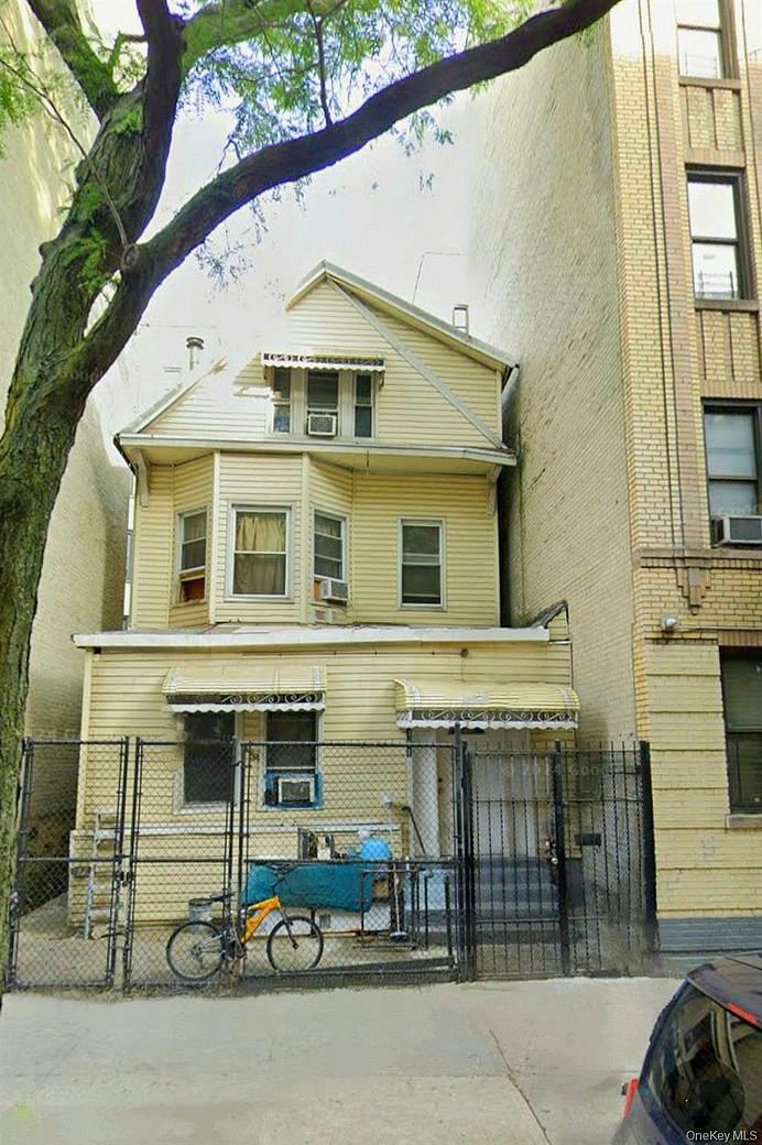 2481 Davidson Avenue