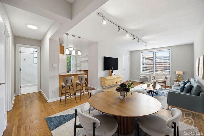 25-34 Crescent Street #2K