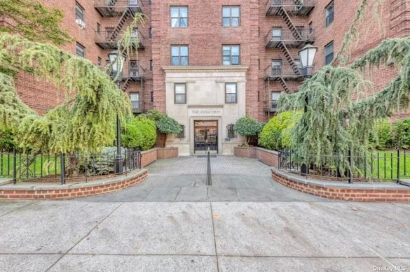 Image 1 of 12 for 25-40 31st Avenue #6R in Queens, Astoria, NY, 11106