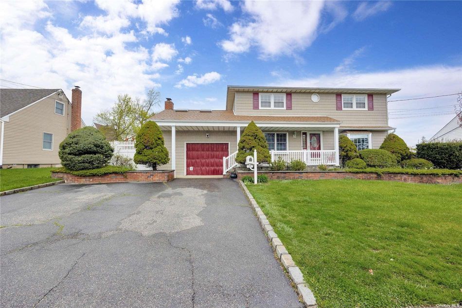 Image 1 of 34 for 25 Arch Avenue in Long Island, Farmingdale, NY, 11735