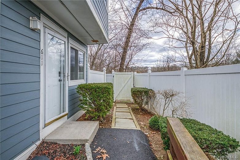 25 Barker Street #611