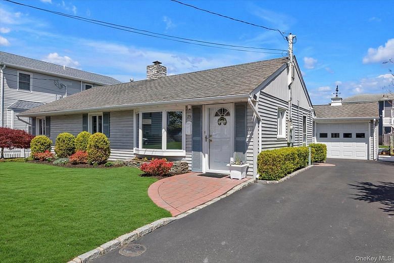 25 Bayview Avenue