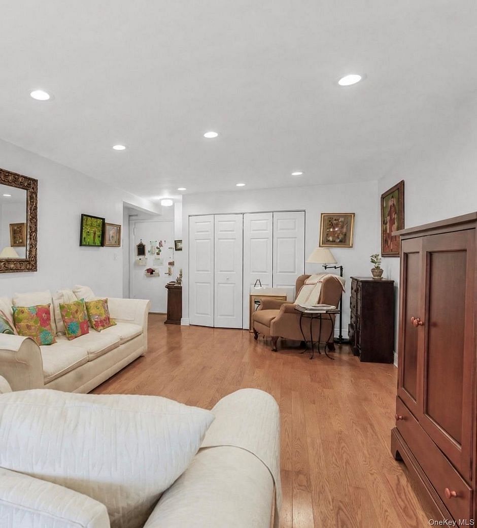 25 Canterbury Road #1M