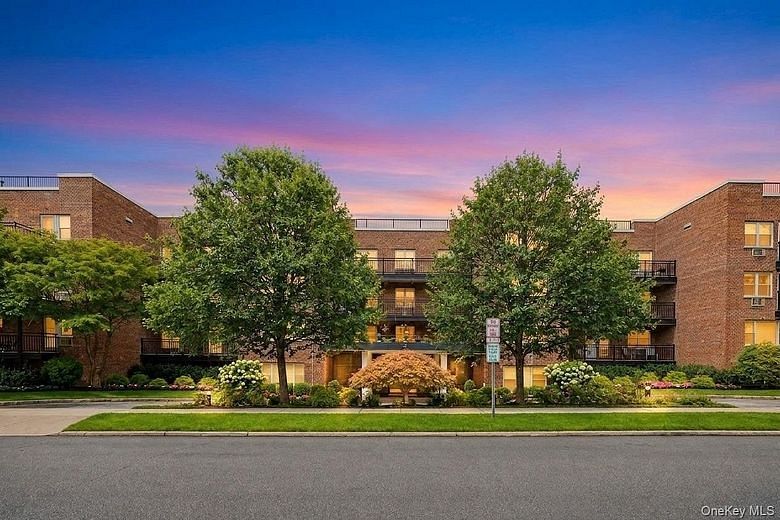 25 Chapel Place #2M