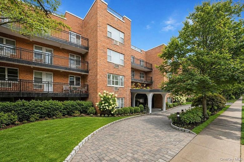 25 Chapel Place #3H
