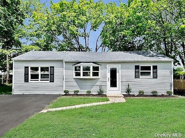 Image 1 of 15 for 25 E Cherry Street in Long Island, Central Islip, NY, 11722